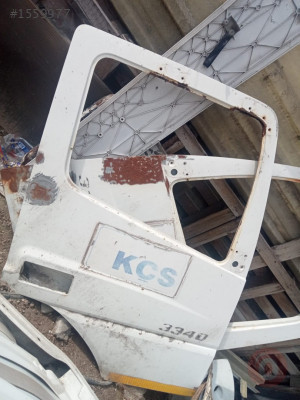 Mercedes Axor Kamyon 3340 sağ ön kapı çıkma