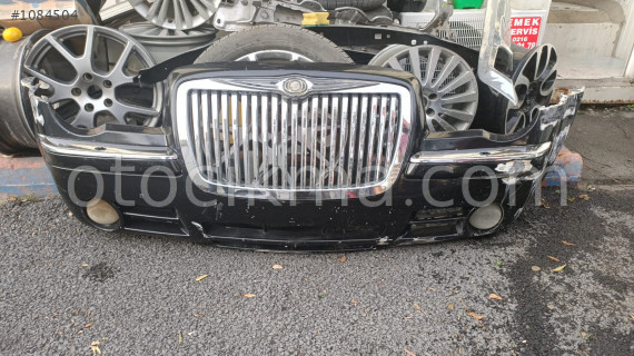 Chrysler 300 C ön tampon dolu