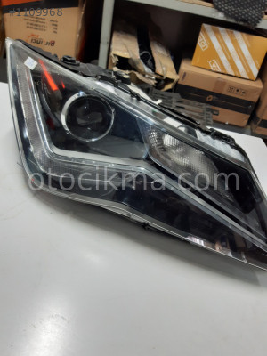 Seat Leon Sağ Far Orjünal Sökme