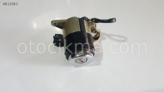 AUDİ A100 1992-95 BAGAJ AÇMA TUSU ORJİNAL SÖKME HATASIZ