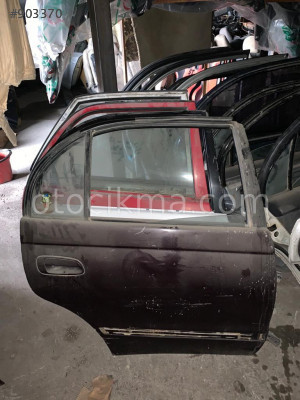 Toyota carina corona sağ arka kapı