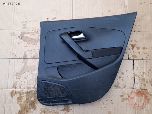 VW POLO 10-14 KAPI DÖŞEMESİ SAĞ ARKA (SİYAH) 6R6867212AD APC