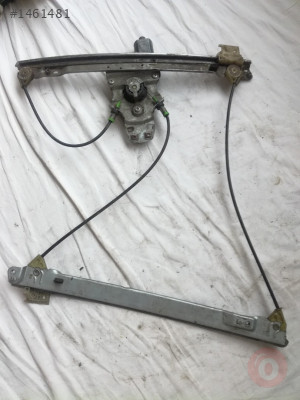 Citroen C5 sol ön cam krikosu.128000781