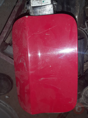 SEAT LEON ORJİNAL ÇIKMA DEPO KAPAĞI