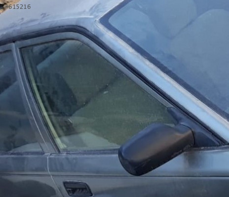 1992 TOYOTA COROLLA HATASIZ SAĞ ÖN KAPI CAMI.