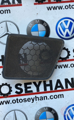 2K0858426 volkswagen caddy göğüs üst yan ızgarası sağ