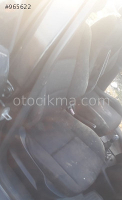 2009 model peugeot 207 1.4 benzinli çıkma sağ ön koltuk