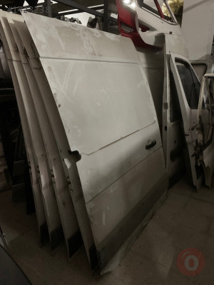 RENAULT MASTER ÇIKMA ORJİNAL HATASIZ DOLU SAĞ SÜRGÜLÜ KAPI