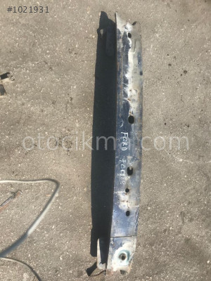 FORD FOCUS ÖN TAMPON DEMİRİ ÇIKMA PARÇA