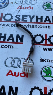 4F0937733E audi a3 2019 beyaz kablo soketi fişi