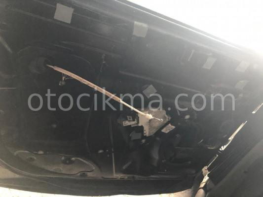 Audi Q7 Sol Ön Kapı Kilidi hatasız orjinal çıkma