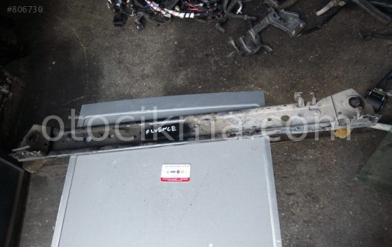 RENAULT FLUENCE RADYATÖR ALT DEMİRİ