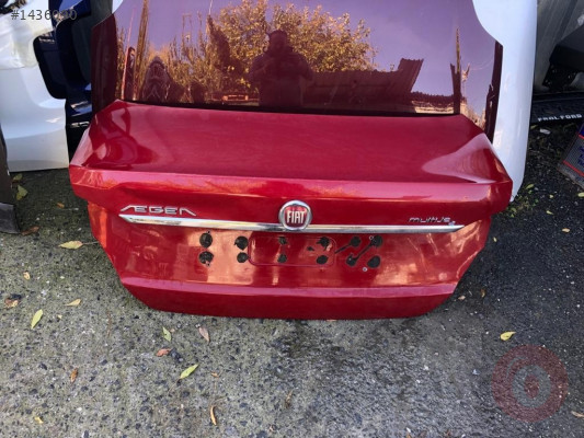 Fiat Egea çıkma hafif hasarlı bagaj kapağı