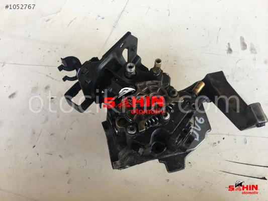 FORD - FUSİON / 1.6 TDCİ DİZEL YAKIT (MAZOT) POMPASI (DV6)