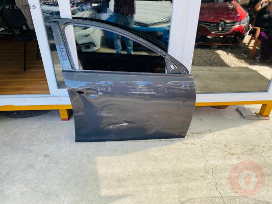 Opel insignia sag ön kapı hasarlı