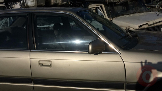 1992 model mazda 626 çıkma sağ ön kapı camı