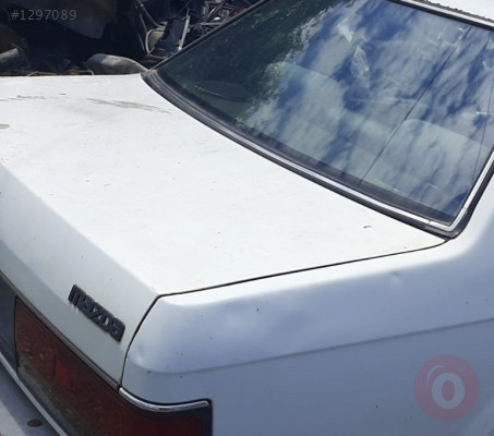 1988 model mazda 323 1.6 çıkma bagaj kapağı