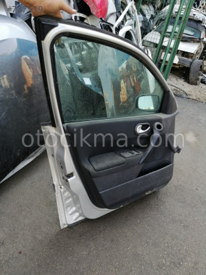 Megan 2 sol ön kapı dolu