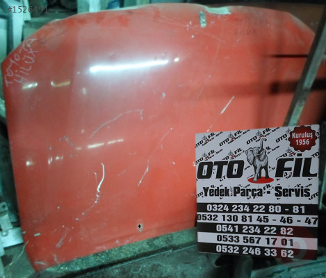 TOYOTA HİLUX KIRMIZI MOTOR KAPUTU