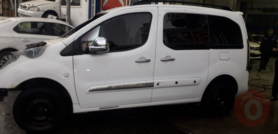 CİTROEN  BERLİNGO  ÇIKMA   ÖN  ÇAMURLUK  LİDER PEUGEOT