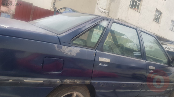 93 Renault  R21  Arka Kapı