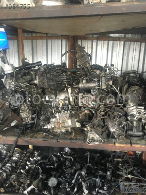 AUDİ A8 MAZOT POMPASI