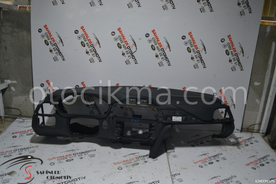 BMW 1 SERİSİ F20 BOŞ TORPİDO GÖĞÜSLÜK