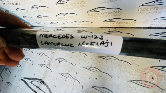 MERCEDES W123 ÇAMURLUK NİKELAJI ORİJİNAL ÇIKMA