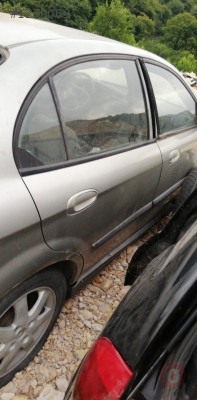 chevrolet evanda çıkma sağ arka kapı dolu.