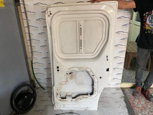 FORD CONNECT SAĞ SÜRGÜLÜ KAPI ORJİNAL ÇIKMA TEMİZ