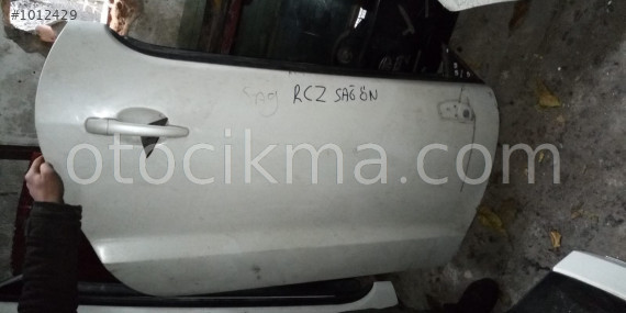 PEUGEOT  RCZ SAĞ ÖN KAPI ÇIKMA PARÇA