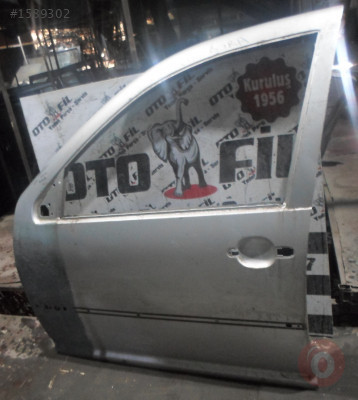 VOLKSWAGEN BORA ÖN SOL KAPI GRİ KAPI ÇIKMA