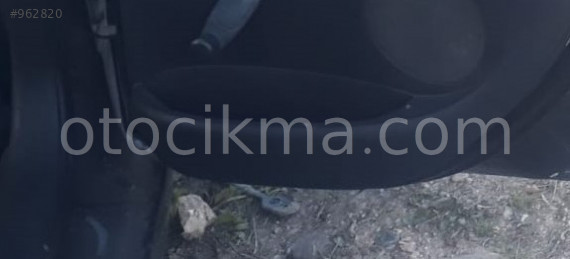 2009 peugeot 207 1.4 benzinli çıkma sağ arka kapı cebi