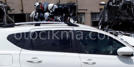 2011 NİSSAN QASHQAİ ÇIKMA SAĞ TAKIM KAPI CAMI MEVCUTTUR.