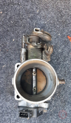 1996 hyundai elantra 1.8 otomatik çıkma boğaz kelebeği