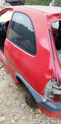 opel corsa tek kapı kesme sol arka çamurluk.