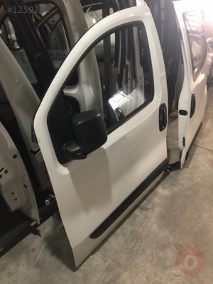 Fiat fiorino boyasız sol ön kapı