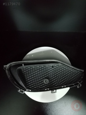 MERCEDES W176 SOL IZGARA ÖN TAMPON