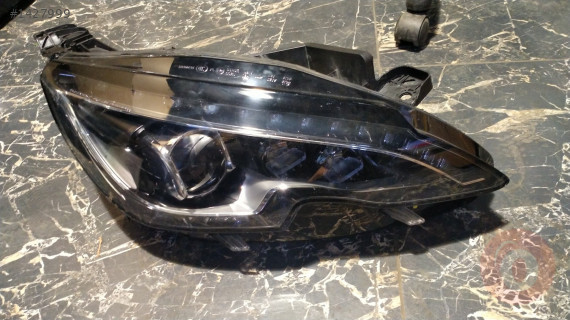 Peugeot 308 sağ ön far ful ledli çıkma