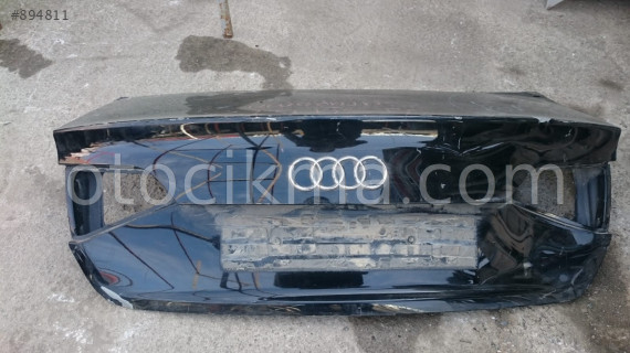 AUDİ A4 BAGAJ KAPAĞI