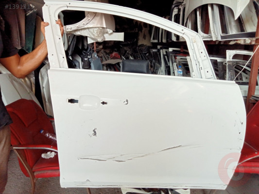 Opel Astra J çıkma sağ ön kapı beyaz renk
