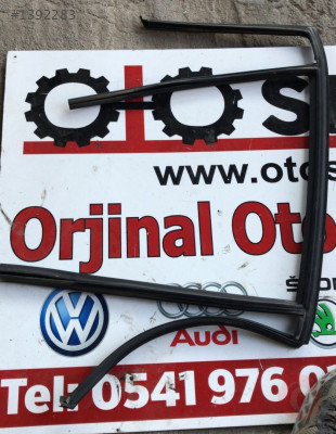 51332990320 bmw x1 e84 sağ arka kapı cam çerçeve fitili