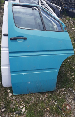 mercedes sprinter 309 çıkma sağ ön kapı