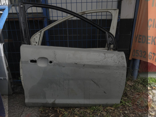 Ford Focus çıkma sağ ön kapı 2010-2014 arası