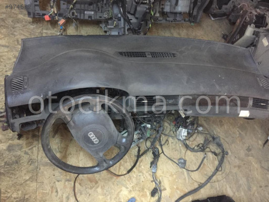 Audi A6 2003 Torpido hatasız orjinal çıkma
