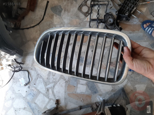 ÇIKMA BMW 5 SERİSİ F10 BÖBREK - PANJUR 188013-10 18801310