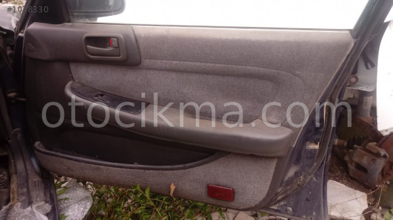 toyota cressida sökme sağ ön kapı döşemesi