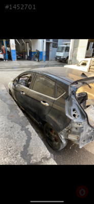 Ford fiesta sol arka hatasız kapı