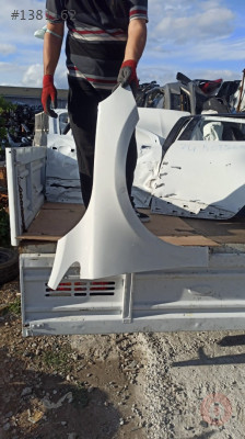 VOLVO V40 SAĞ ÖN ÇAMURLUK BEYAZ ÇIKMA ORİJİNAL 2014-18