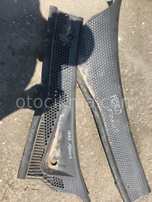 FORD FOCUS ÖN CAM IZGARASI ÇIKMA PARÇA
